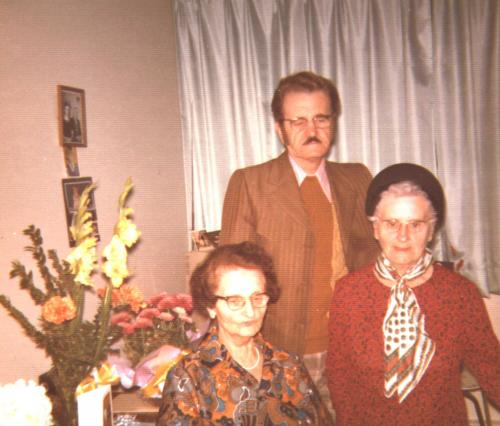 Marie-Eugénie Levasseur,  Phillippe Levasseur et Éva Levasseur au Foyer de Trois-Pistoles